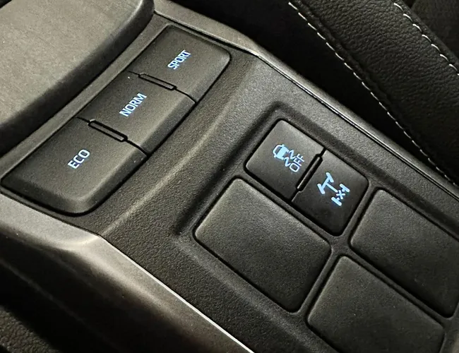 Imagem 19 – Hilux Sw4 2025 2.8 D-4D Turbo Diesel Srx Platinum 7L 4X4 Automático