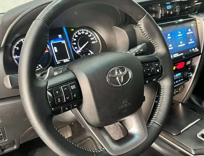 Imagem 24 – Hilux 2025 Hilux Sw4 Srx Plat. 4X4 2.8 Tb Die. Aut.
