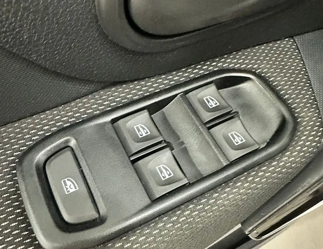 Imagem 18 – Logan 2025 Logan Zen Flex 1.0 12V 4P Mec.