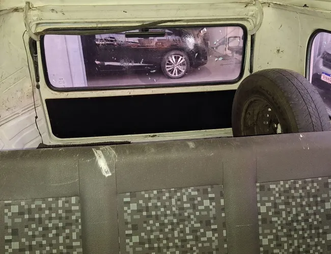 Imagem 6 – Kombi 2000 1.6 Std 9 Lugares