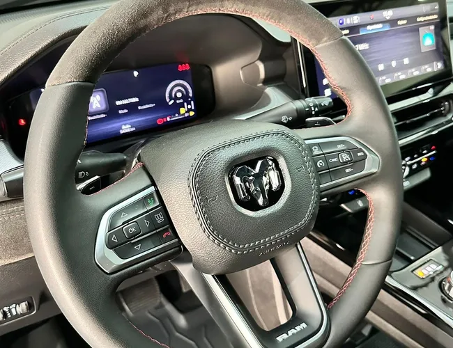 Imagem 20 – Rampage 2024 2.0 Hurricane 4 Turbo Gasolina R/T 4X4 Automático