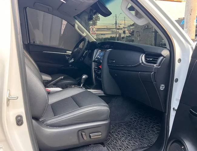Imagem 16 – Hilux Sw4 2024 2.8 D-4D Turbo Diesel Srx Platinum 4X4 Automático