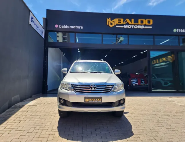 Imagem exterior do veículo Hilux Sw4 Sr 4X2 2.7/ 2.7 Flex 16V Aut. 2013 Hilux Sw4 Sr 4X2 2.7/ 2.7 Flex 16V Aut. 