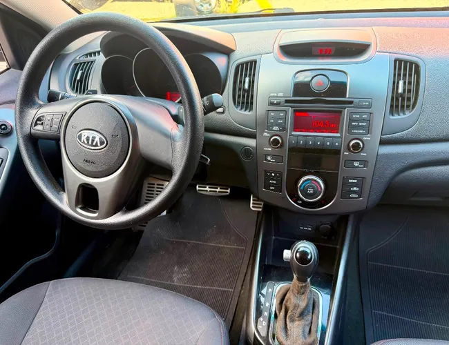 Imagem 15 – Cerato 2012 1.6 E.221 Sedan 16V Gasolina 4P Automático