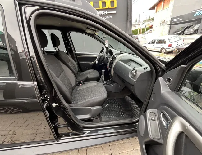 Imagem exterior do veículo Duster Expression 1.6 Hi-Flex 16V Mec. 2017 Duster Expression 1.6 Hi-Flex 16V Mec. 