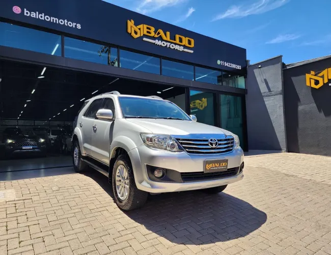 Imagem exterior do veículo Hilux Sw4 Sr 4X2 2.7/ 2.7 Flex 16V Aut. 2013 Hilux Sw4 Sr 4X2 2.7/ 2.7 Flex 16V Aut. 