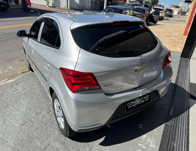 Imagem exterior do veículo Onix 2019 1.0 Mpfi Lt 8V Flex 4P Manual