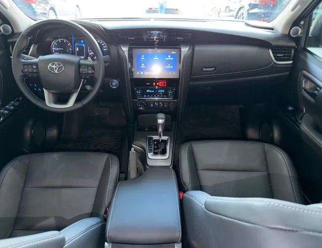 Imagem 8 – Hilux Sw4 2025 2.8 D-4D Turbo Diesel Srx Platinum 7L 4X4 Automático