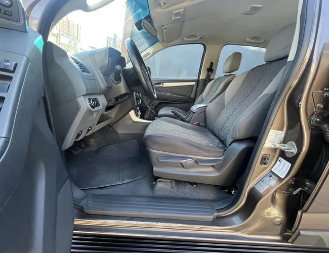 Imagem exterior do veículo S10 Pick-Up Lt 2.8 Tdi 4X4 Cd Diesel 2013 S10 Pick-Up Lt 2.8 Tdi 4X4 Cd Diesel 