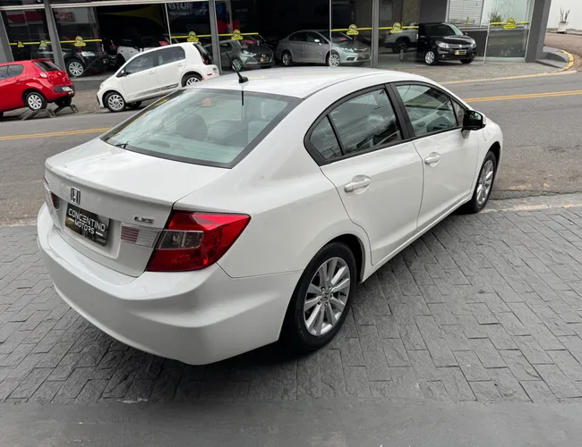Imagem exterior do veículo Civic 2014 1.8 Lxs 16V Flex 4P Manual