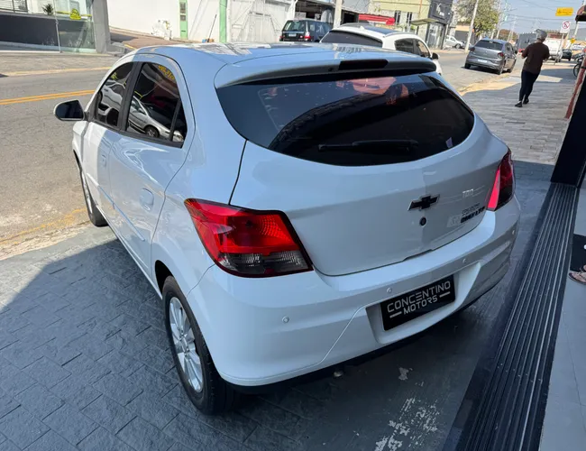 Imagem exterior do veículo Onix 2016 1.4 Mpfi Ltz 8V Flex 4P Automático