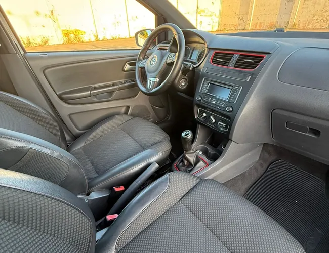 Imagem 15 – Fox 2014 1.6 Mi Rock In Rio 8V Flex 4P Manual