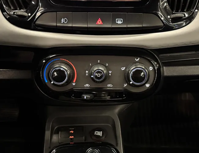 Imagem 8 – Uno 2016 1.4 Evo Sporting 8V Flex 4P Automatizado