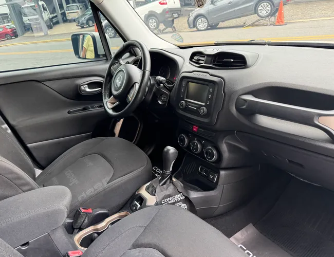Imagem 9 – Renegade 2016 1.8 16V Flex Longitude 4P Automático