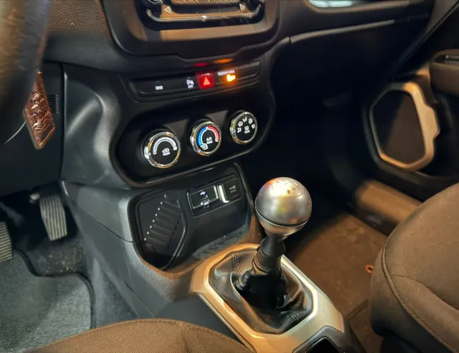 Imagem 9 – Renegade 2017 1.8 16V Flex Sport 4P Manual