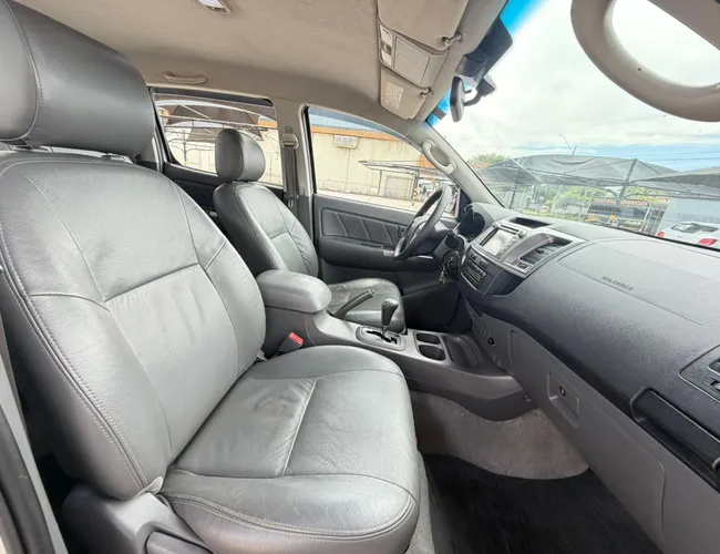 Imagem 16 – Hilux 2015 2.7 Srv 4X2 Cd 16V Flex 4P Automático