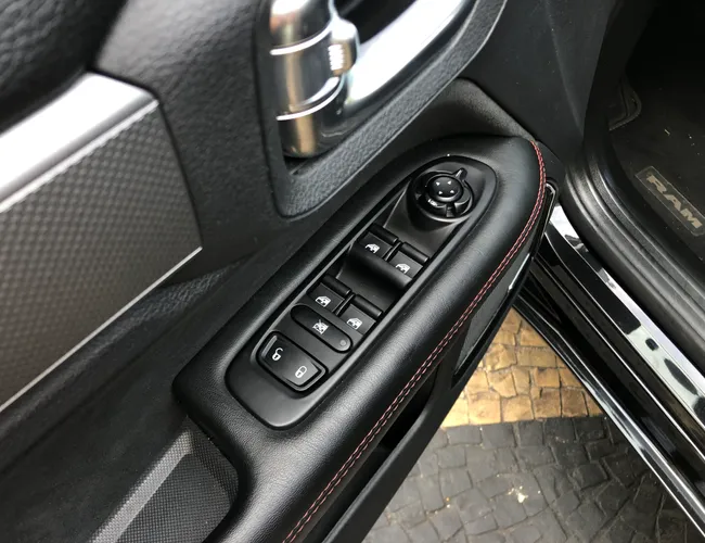 Imagem 9 – Rampage 2024 2.0 Hurricane 4 Turbo Gasolina R/T 4X4 Automático