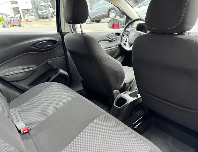 Imagem exterior do veículo Onix 2017 1.4 Mpfi Lt 8V Flex 4P Automático