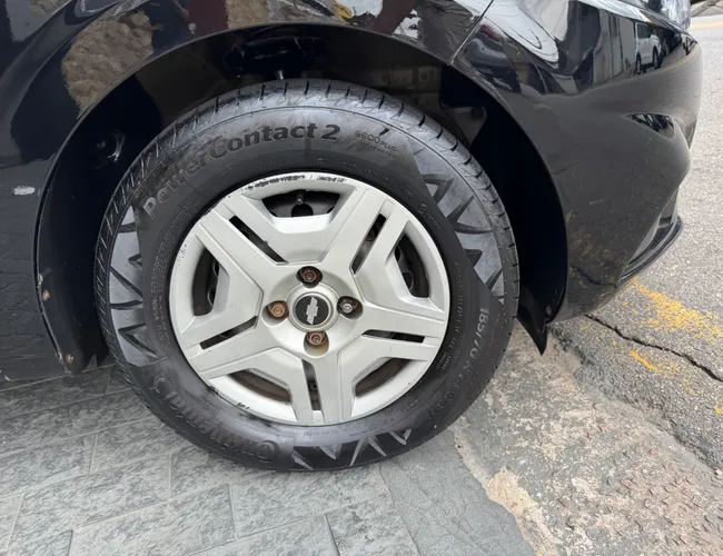 Imagem exterior do veículo Onix 2017 1.4 Mpfi Lt 8V Flex 4P Automático