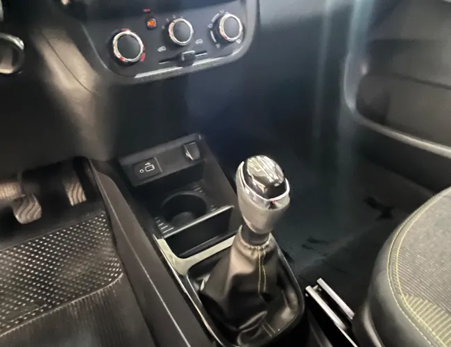 Imagem 8 – Kwid 2024 1.0 12V Sce Flex Outsider Manual