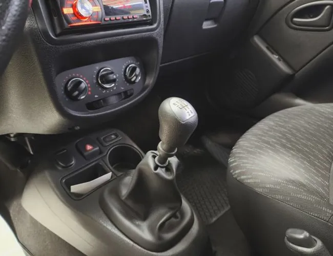 Imagem 10 – Clio 2016 1.0 EXPRESSION 16V FLEX 4P MANUAL