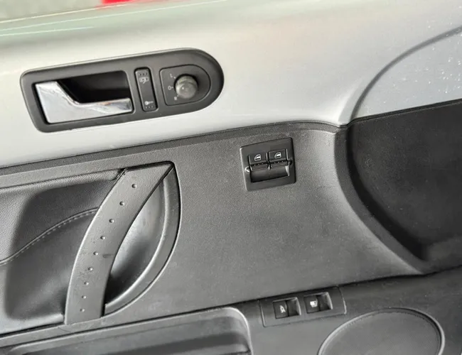 Imagem 9 – New Beetle 2008 2.0 Mi 8V Gasolina 2P Automático