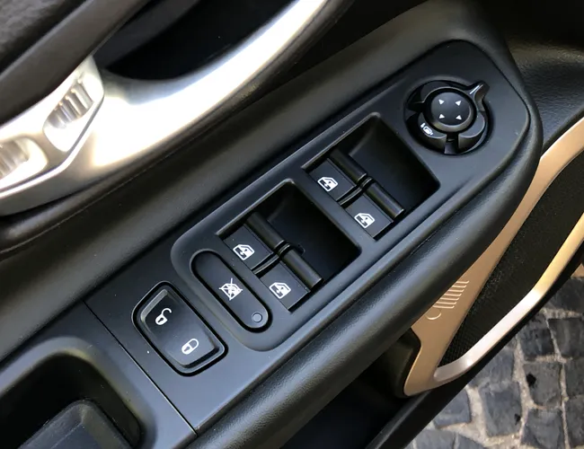 Imagem 8 – Renegade 2017 1.8 16V Flex Limited 4P Automático