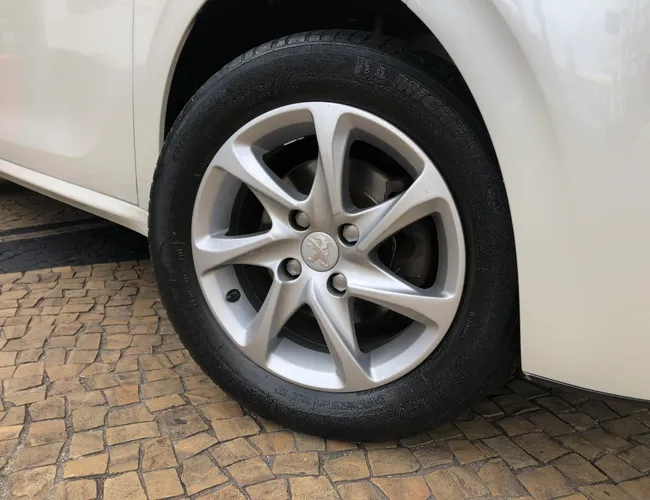 Imagem 5 – 208 2015 1.5 Active Pack 8V Flex 4P Manual