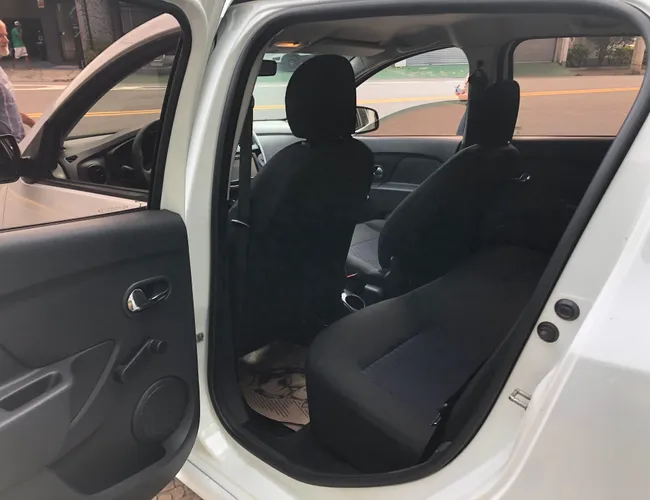 Imagem 10 – Sandero 2016 1.0 EXPRESSION 16V FLEX 4P MANUAL