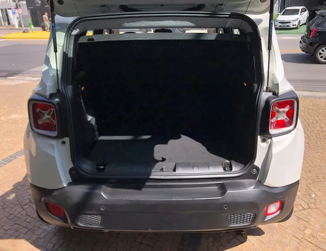 Imagem 11 – Renegade 2016 1.8 16V Flex Sport 4P Automático