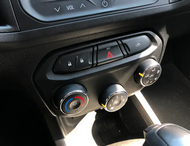 Imagem 13 – Onix 2016 1.4 Mpfi Lt 8V Flex 4P Automático