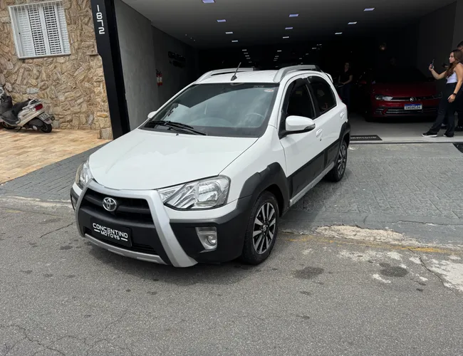 Imagem exterior do veículo Etios Cross 2018 1.5 16V Flex 4P Automático