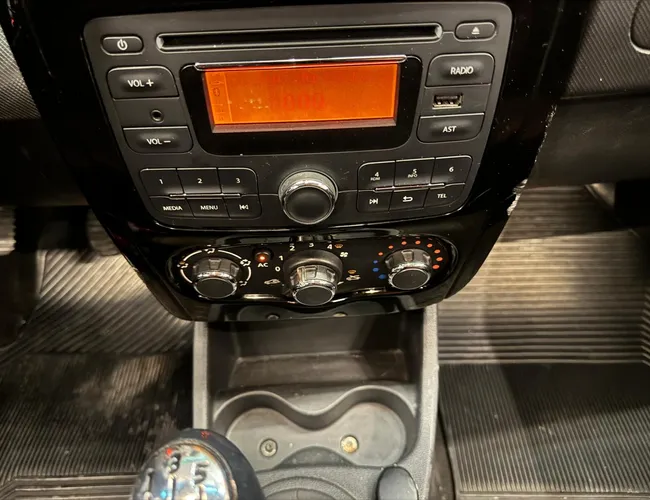 Imagem 8 – Sandero 2012 1.6 STEPWAY 16V FLEX 4P MANUAL