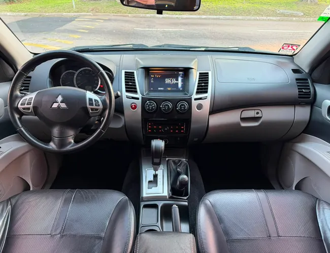 Imagem 12 – Pajero 2016 3.5 Hpe 4X4 7 Lugares V6 24V Flex 4P Automático