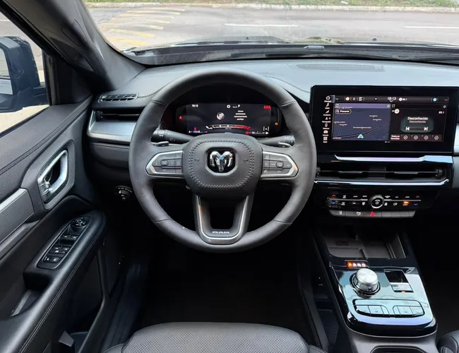 Imagem 12 – Rampage 2025 2.2 Turbo Diesel Laramie 4X4 Automático