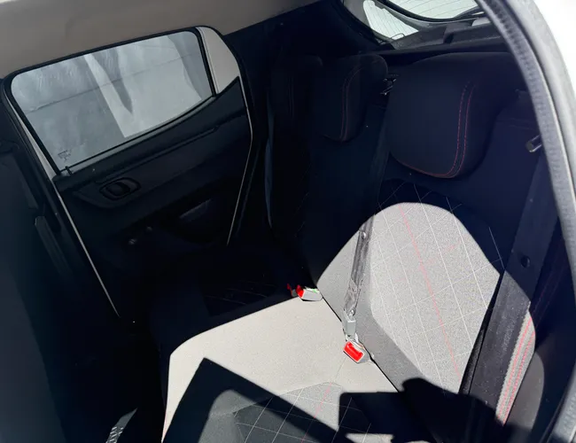 Imagem 8 – Kwid 2023 1.0 12V Sce Flex Zen Manual