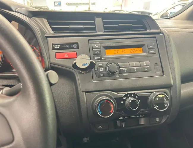 Imagem 9 – Fit 2015 1.5 Lx 16V Flex 4P Automático