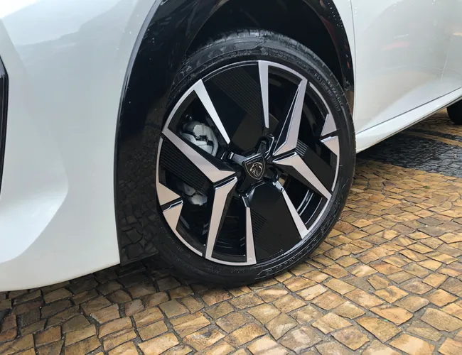 Imagem 5 – 208 2026 1.0 Turbo 200 Hybrid Gt Cvt