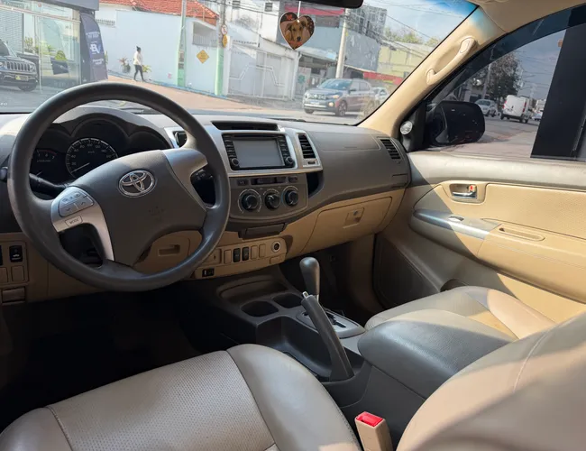 Imagem 5 – Hilux Sw4 2013 2.7 Sr 4X2 16V Flex 4P Automático