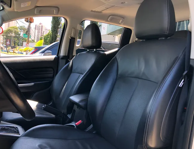 Imagem 7 – L200 Triton 2023 2.4 16V Turbo Diesel Sport Hpe-S Cd 4P 4X4 Automático