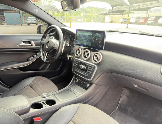 Imagem 16 – A 200 2015 1.6 Turbo 16V Gasolina 4P Automático