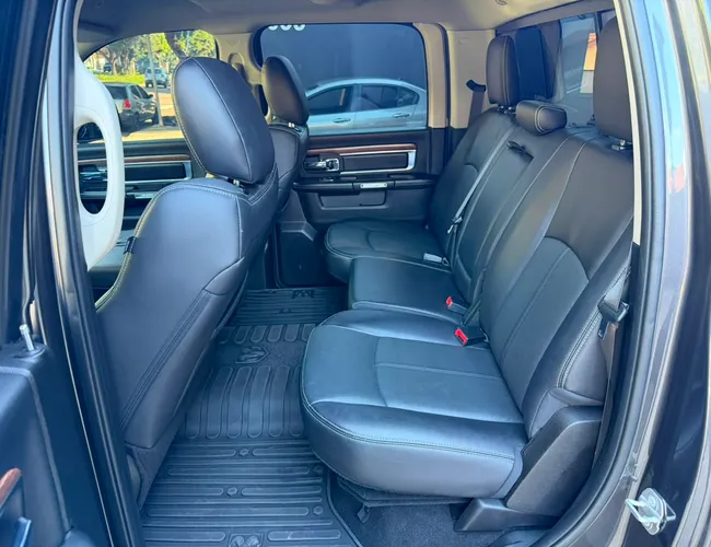Imagem 10 – Classic 2022 5.7 V8 Gasolina Laramie Night Edition Cd 4X4 Automático