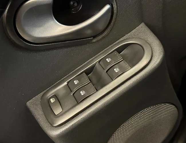 Imagem 10 – Sandero 2013 1.6 STEPWAY 16V FLEX 4P MANUAL