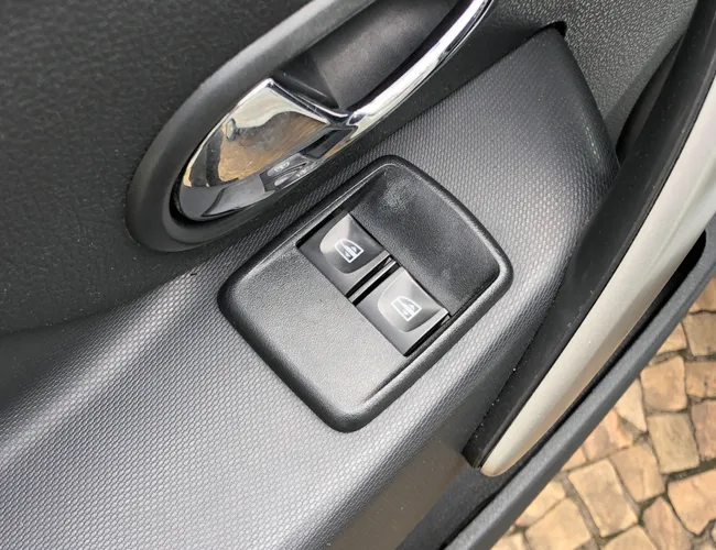 Imagem 8 – Sandero 2016 1.0 EXPRESSION 16V FLEX 4P MANUAL