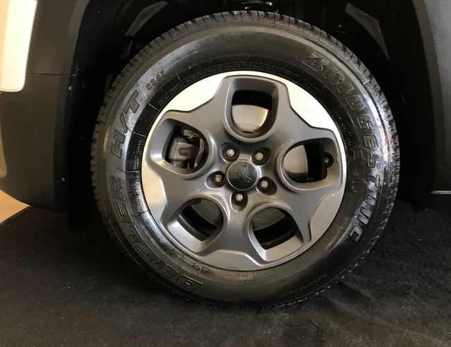 Imagem 5 – Renegade 2018 1.8 16V Flex 4P Automático