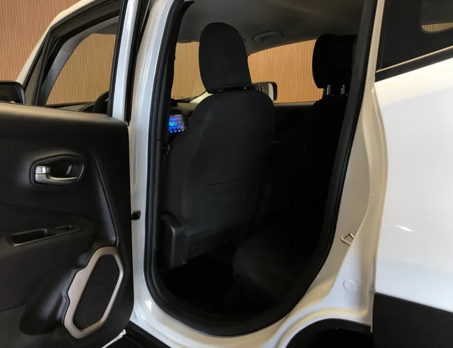 Imagem 11 – Renegade 2016 1.8 16V Flex Sport 4P Automático