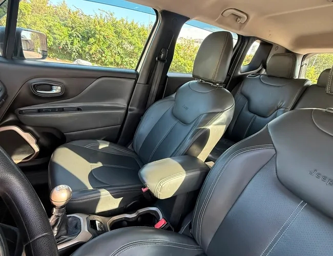 Imagem 13 – Renegade 2016 1.8 16V Flex Sport 4P Manual
