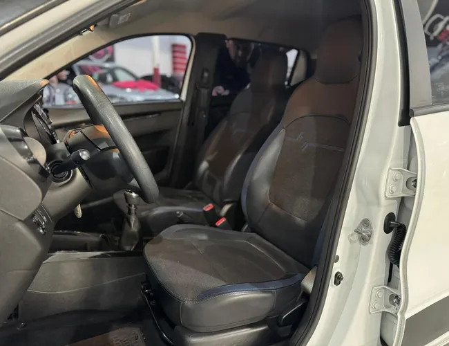 Imagem 7 – Kwid 2023 1.0 12V Sce Flex Zen Manual