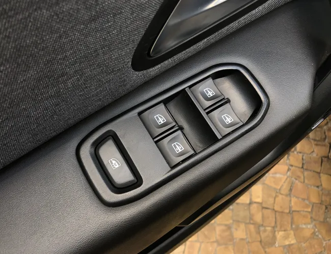 Imagem 8 – Duster 2023 1.6 16V Sce Flex Iconic X-Tronic
