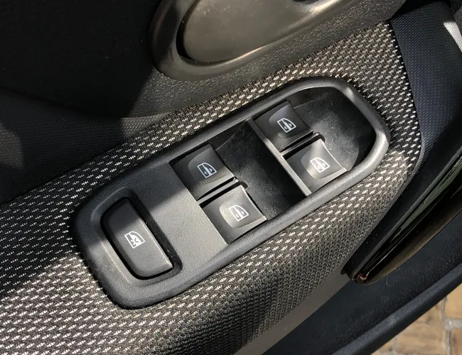 Imagem 8 – Logan 2023 1.0 12V Sce Flex Zen Manual